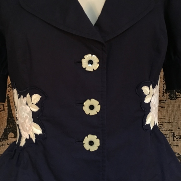 Anthro Elevenses Short Sleeve Floral Embroidered - Picture 5 of 8